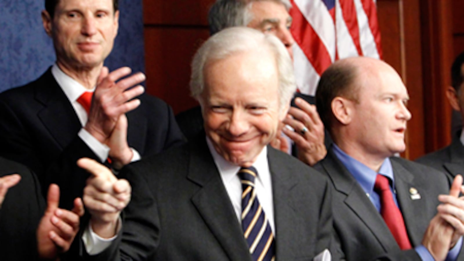 articles/2010/12/19/joe-lieberman-liberal-hero-for-role-in-repealing-dont-ask-dont-tell/kurtz-lieberman_148230_hn8ikt