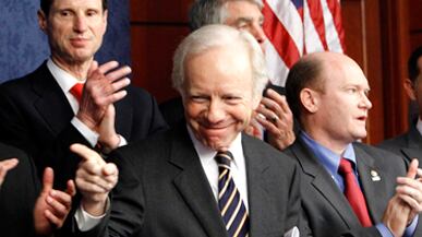 articles/2010/12/19/joe-lieberman-liberal-hero-for-role-in-repealing-dont-ask-dont-tell/kurtz-lieberman_148230_hn8ikt