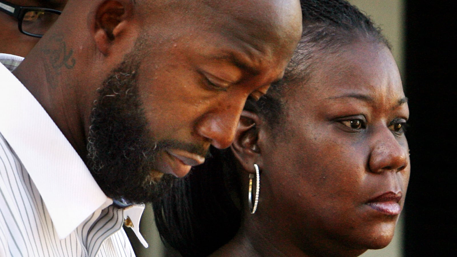 articles/2012/03/19/where-s-the-outrage-over-the-killing-of-trayvon-martin/Trayvon-Martin-parents-mourn-cheat_zvebni