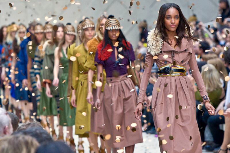 articles/2011/09/30/burberry-ceo-angela-ahrendts-speaks-at-credit-suisse-and-newsweek-and-daily-beast-event/burberry-dinner-teaser_cnnbbv