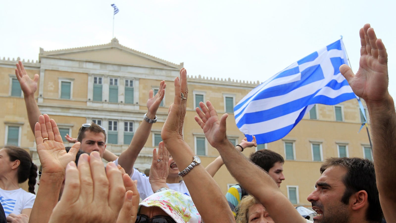 cheats/2011/06/15/greek-leader-offers-to-step-down/greece-strike-cheat_dkdjte