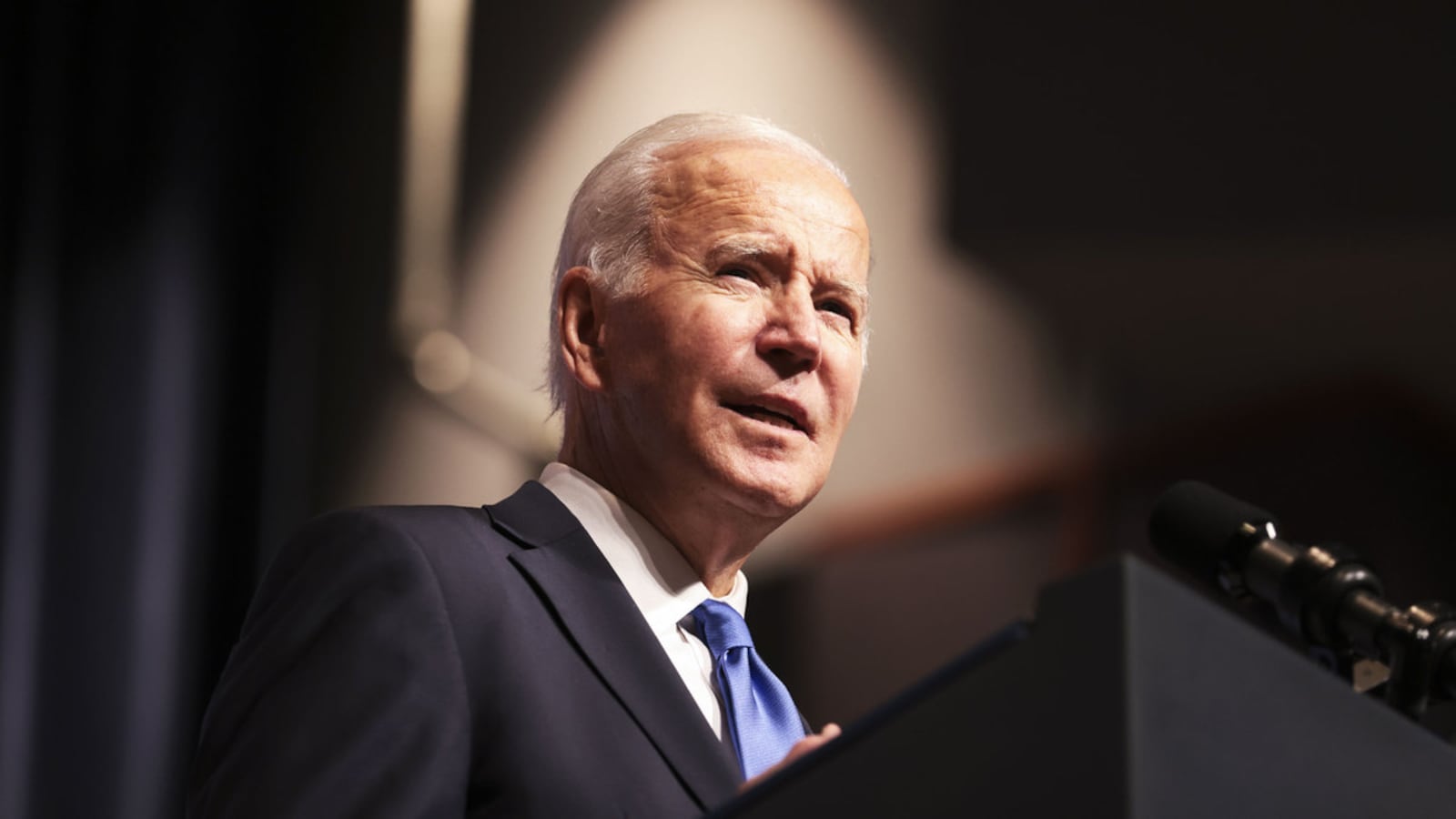 211202-Gostin-Co-Biden-Omicron-tease_t8ryeg