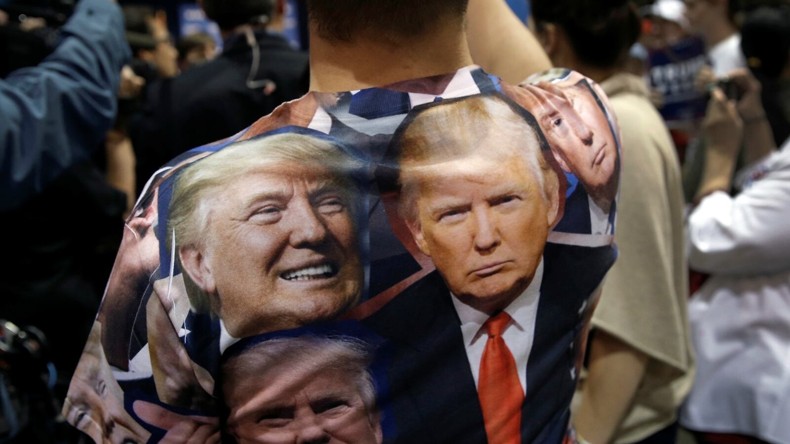 cheats/2016/10/07/trump-supporters-harass-newsweek-reporter-with-epilepsy/161007-newsweek-reporter-cheat_wtf89s