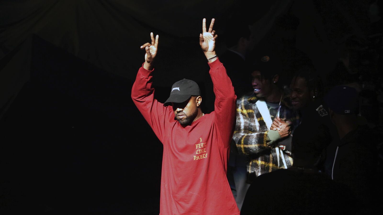 cheats/2016/02/16/kanye-album-gets-500k-downloads-in-a-day/160216-kanye-cheat_vurc6o