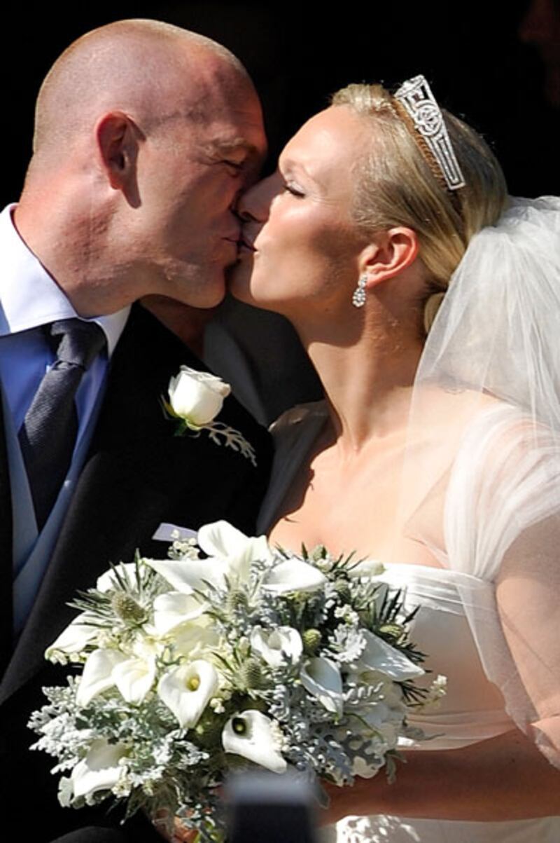 galleries/2011/07/30/zara-phillips-mike-tindall-wed-photos/kiss-phillips-wedding_bzuat0