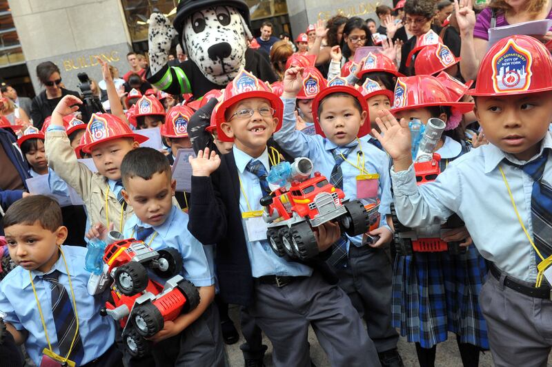 galleries/2012/01/31/super-bowl-smackdown-new-york-versus-boston/superbowl-cities-kids_tz8cf1