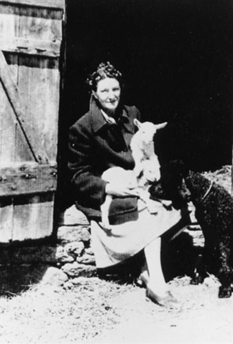 galleries/2010/07/22/salt-s-spy-style/spies---hall_xa7sox