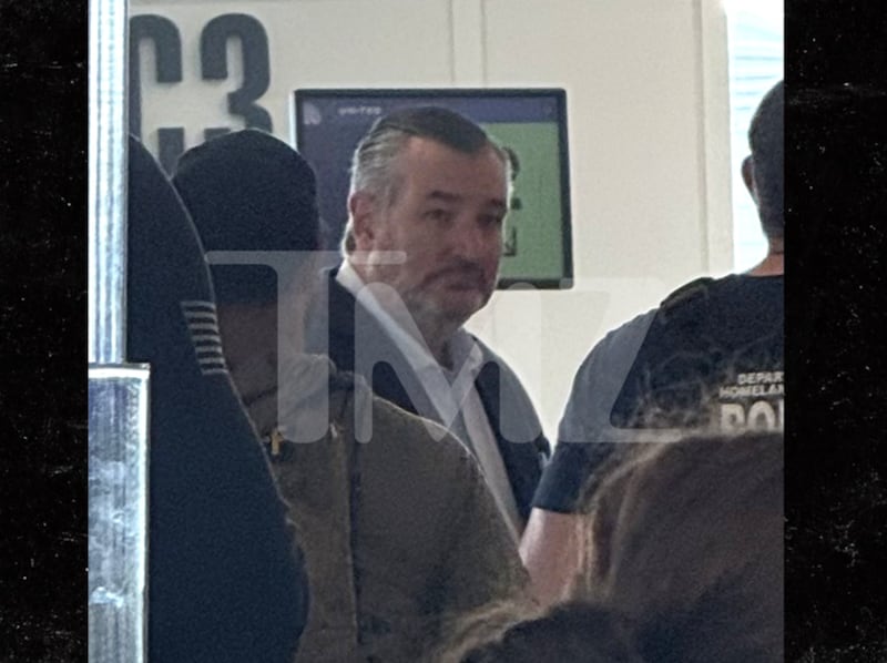 Cruz was at the Fort Lauderdale airport on Tuesday, photos obtained by TMZ show.
