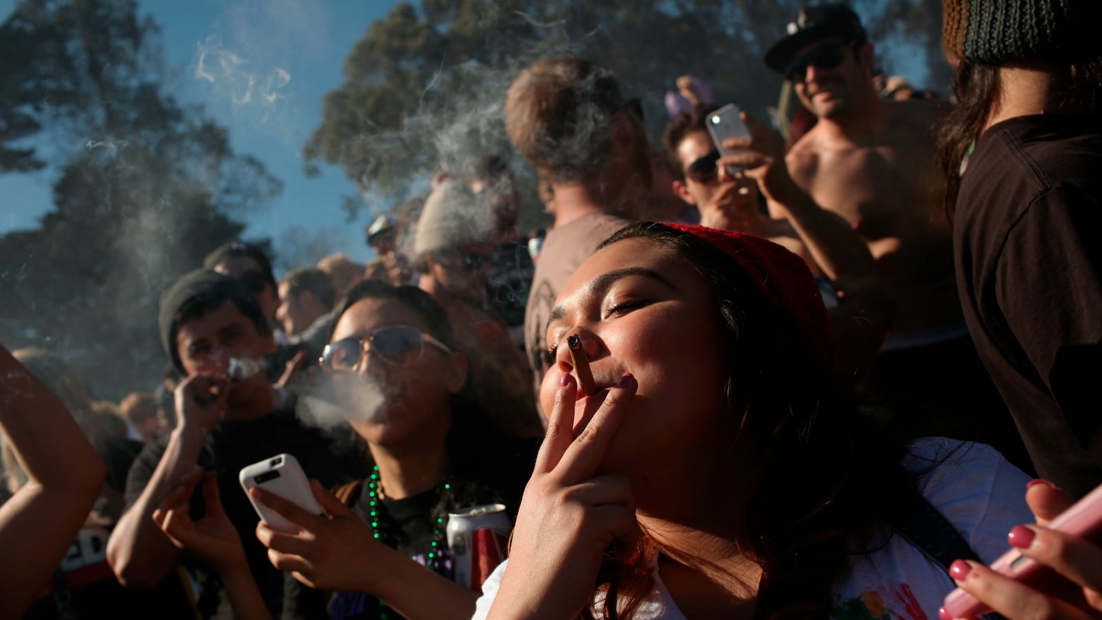 171231-california-retail-pot-sales-cheat_epysmz