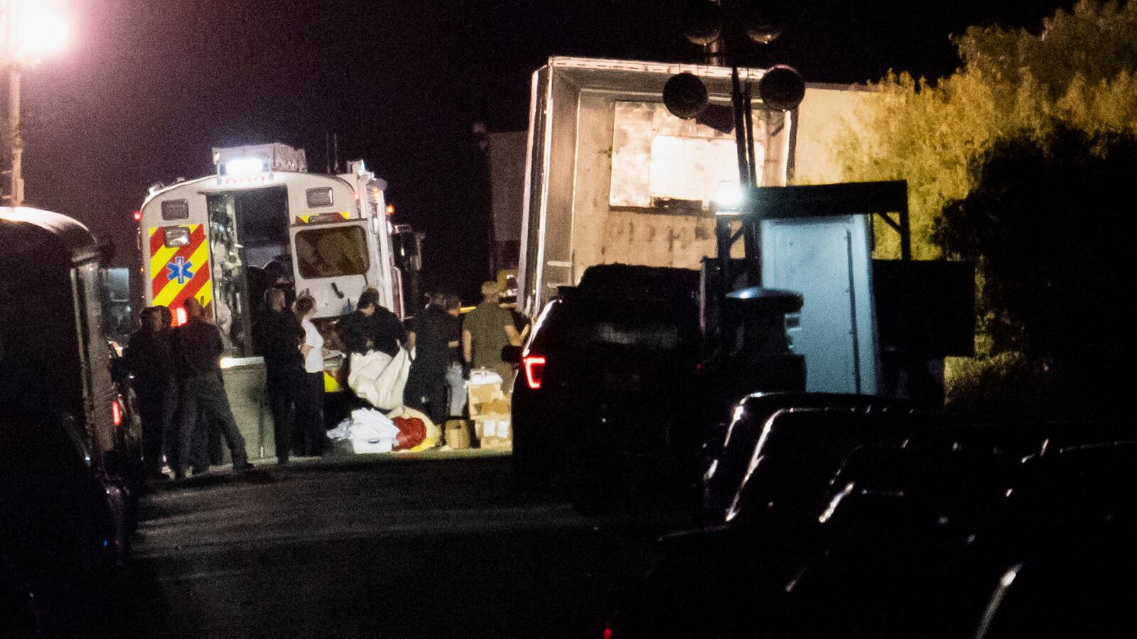 2022-06-28T071858Z_715842602_RC2T0V988AXP_RTRMADP_3_TEXAS-TRUCK-DEATHS_e5zcta