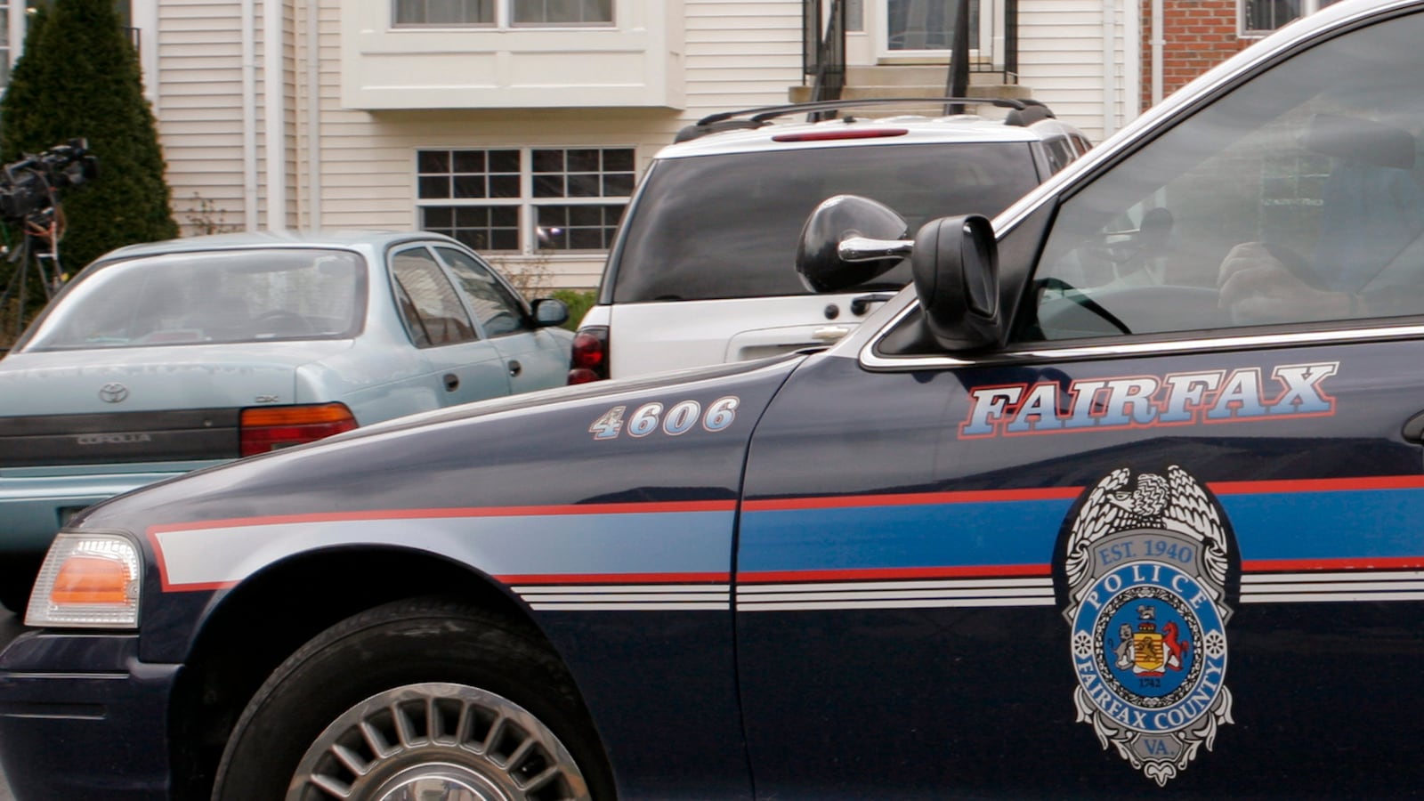 2007-04-17T120000Z_566228238_GM1DVBGOKVAA_RTRMADP_3_USA-CRIME-SHOOTING_qp14nt