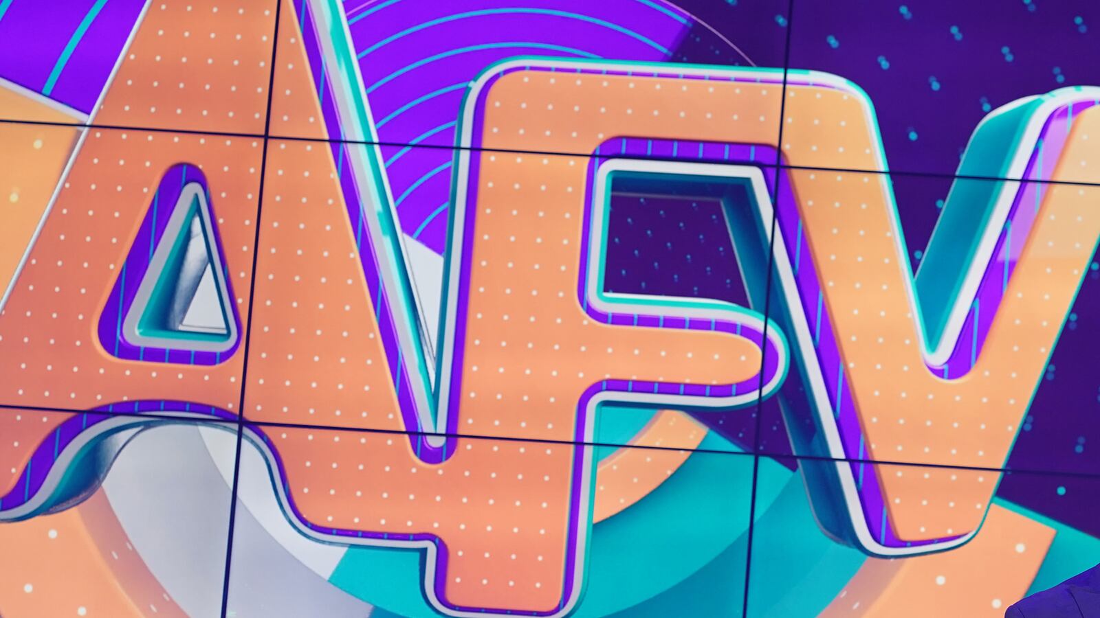 210318-roundtree-afv-tease_kg4e1t