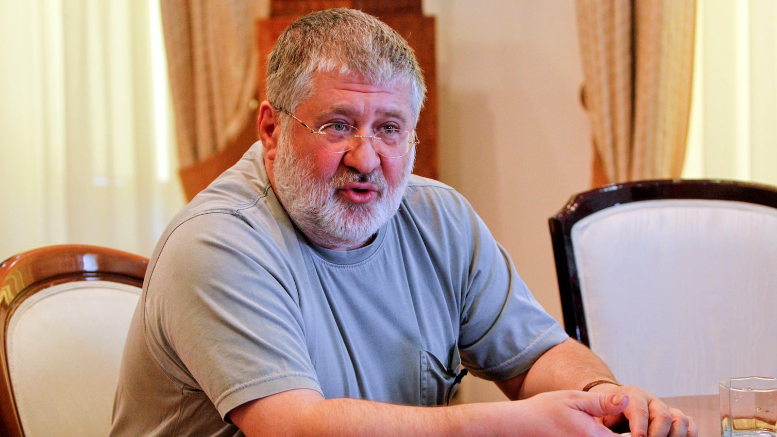 2014-05-24T120000Z_1829532905_GM1EA5P04WJ01_RTRMADP_3_UKRAINE-CRISIS_u4e3qs