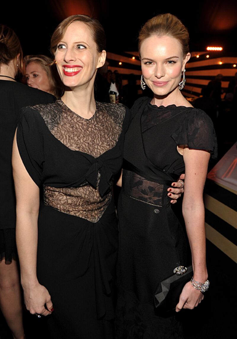 galleries/2010/11/14/the-artist-s-museum-happening-moca-los-angeles-gala/moca-gala-9_t0m6oj