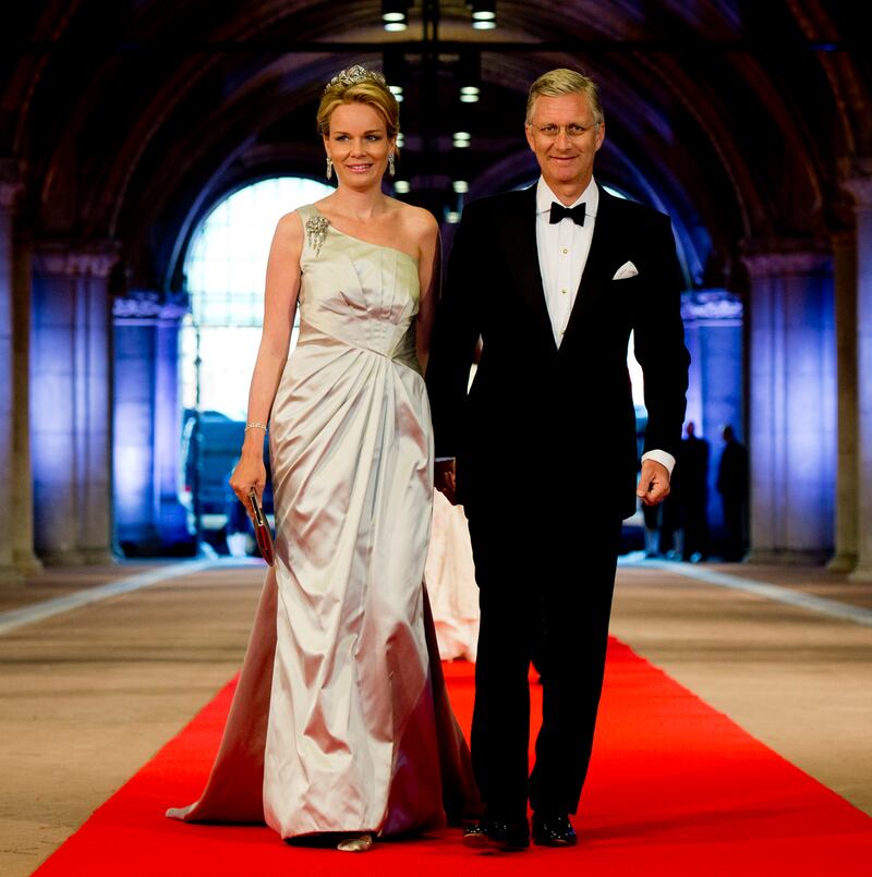 galleries/2013/07/21/princess-mathilde-becomes-queen-of-belgium/princess-queen-one-shoulder-gown_mrtnym