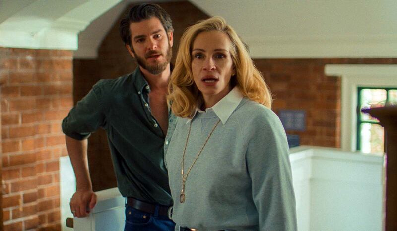 Andrew Garfield and Julia Roberts in "After the Hunt"