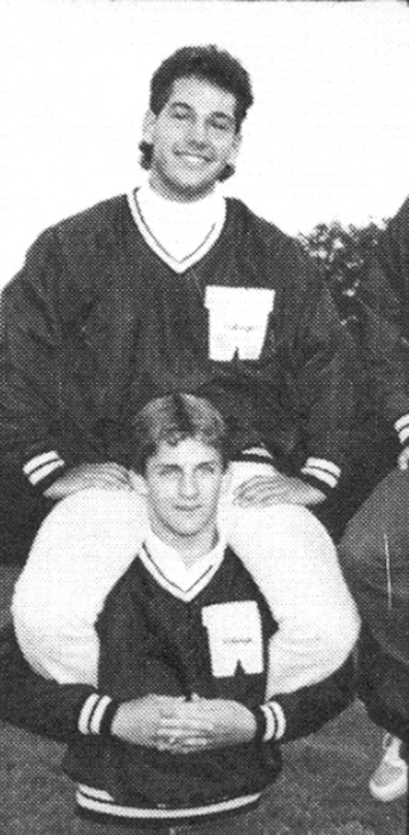 galleries/2011/09/05/celebrity-cheerleaders-photos/famous-cheerleaders-paul-rudd_gy4zdn