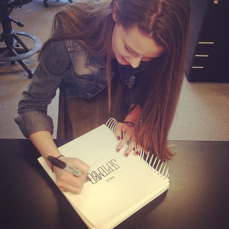 galleries/2013/06/01/cara-delevingne-dolce-gabbana-more-fashion-instagrams-photos/130531-vogue_bgargr