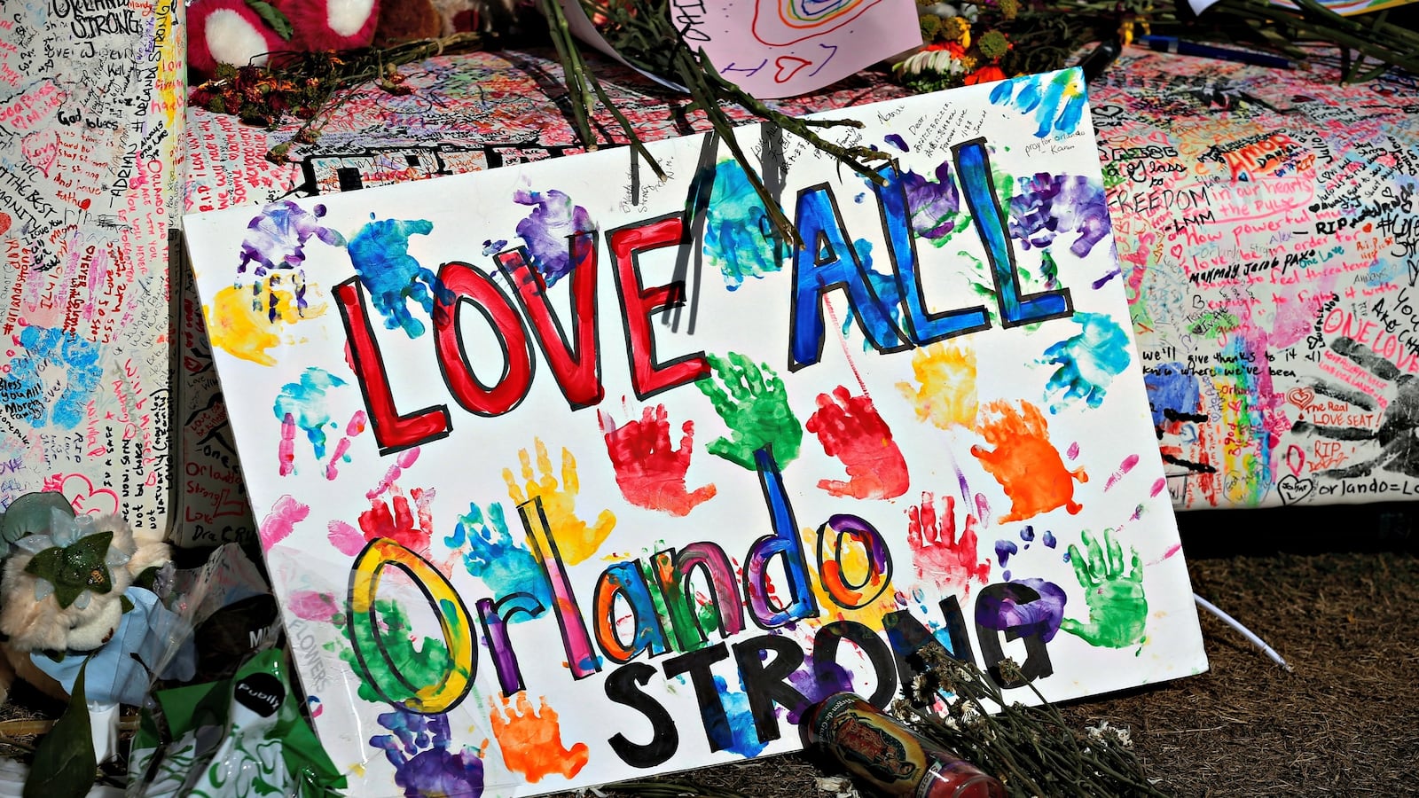 cheats/2016/08/30/911-calls-from-pulse-nightclub-shooting-released/160830-pulse-911-calls-cheat_dxfajj