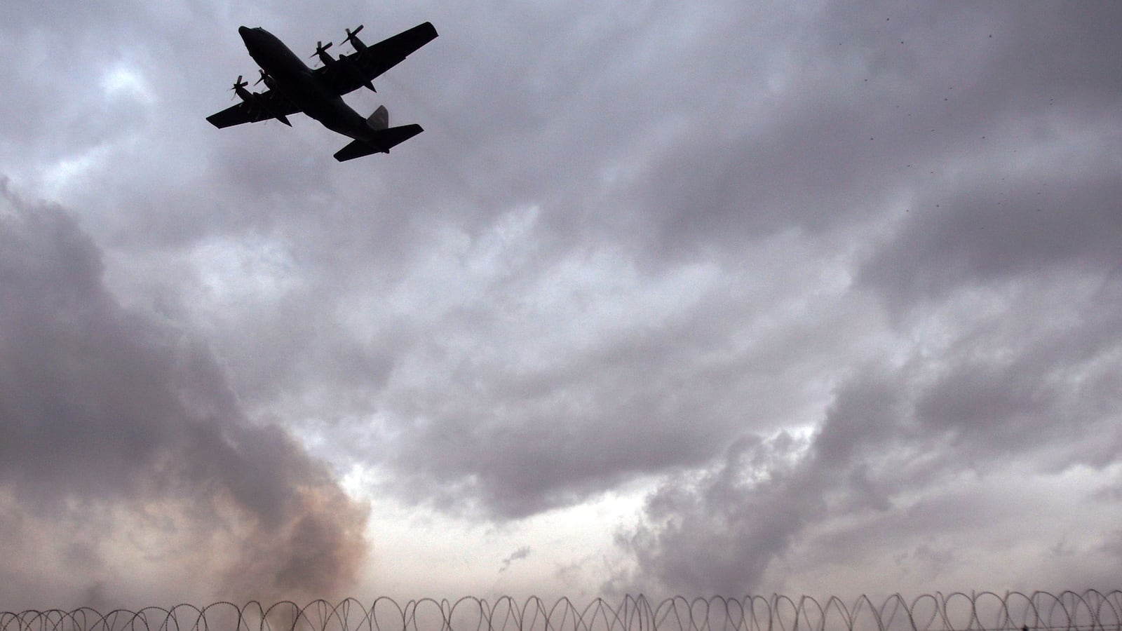cheats/2013/04/29/civilian-aircraft-crashes-in-afghanistan/130429-cargo-plane-crash-bagram-cheat_xjxezw