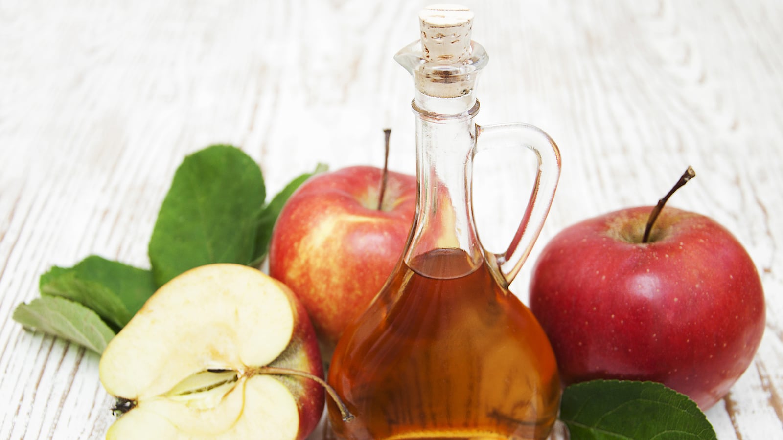 articles/2015/08/07/the-weird-pantry-staple-people-are-drinking-to-lose-weight/150806-dailyburn-applecider-tease_u4crcx