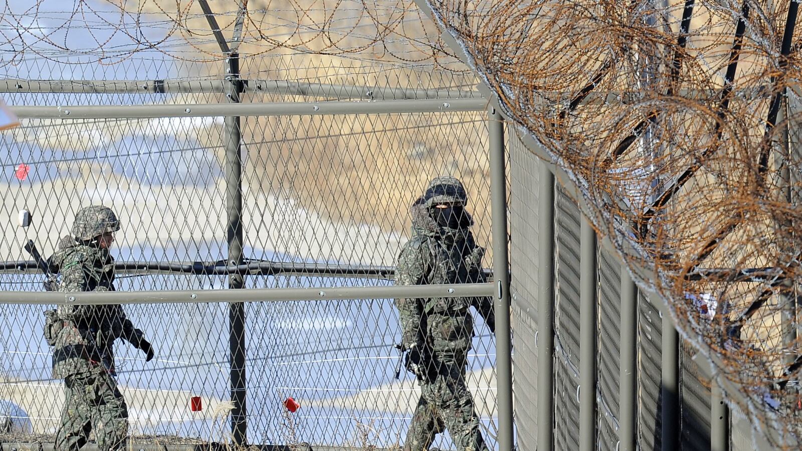 cheats/2013/01/25/north-korea-threatens-south/130125-nkorea-threatens-skorea-cheat_maseuw