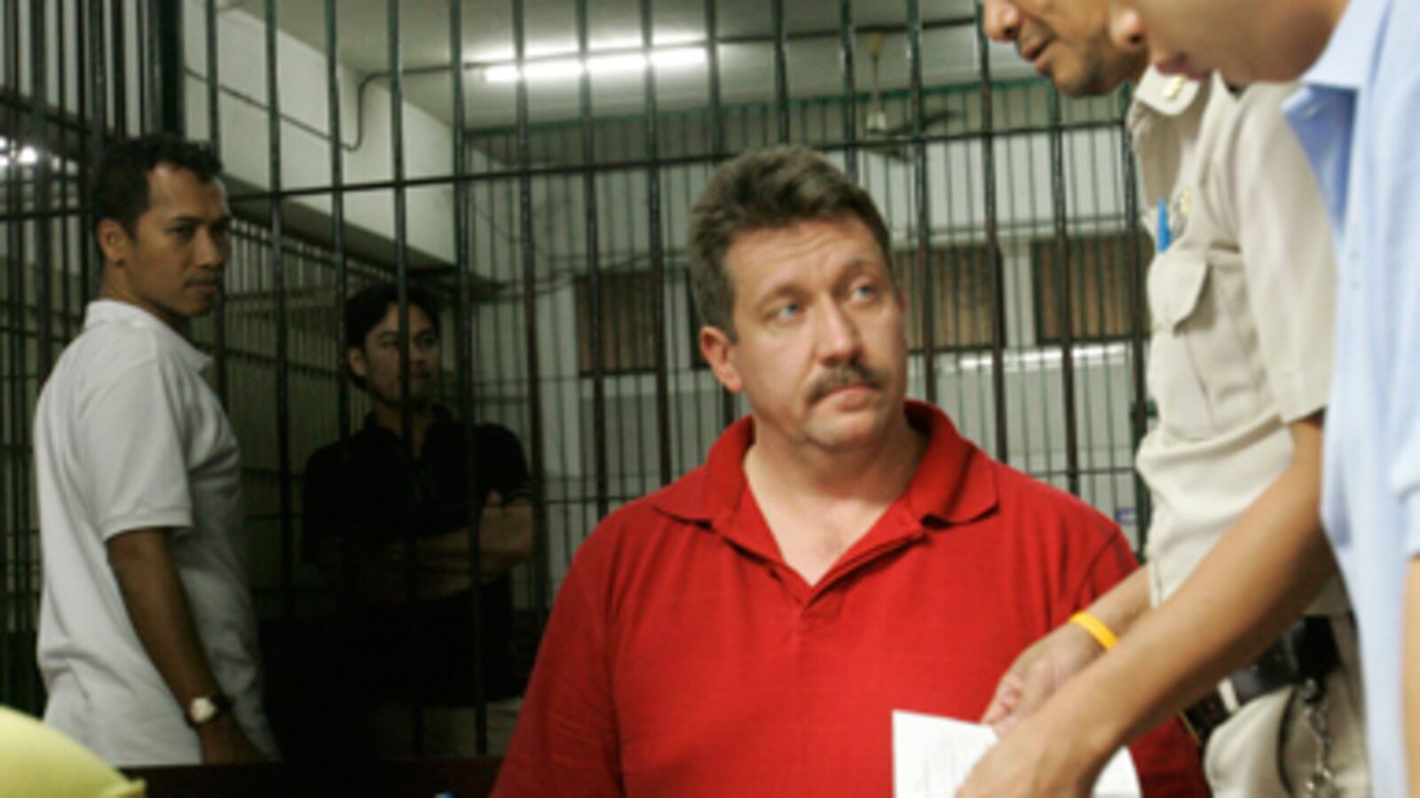 articles/2010/11/20/victor-bout-arms-dealer-poses-threat-to-us-russia-relations/shenon-victor-bout_142749_pstov0