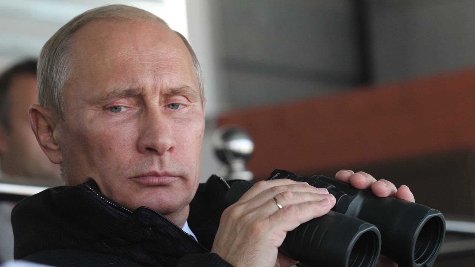 articles/2015/11/19/putin-blasts-syria-with-new-stealth-missile-and-shows-the-world-he-can-strike-from-1-700-miles-away/151119-axe-putin3-tease_aszblz