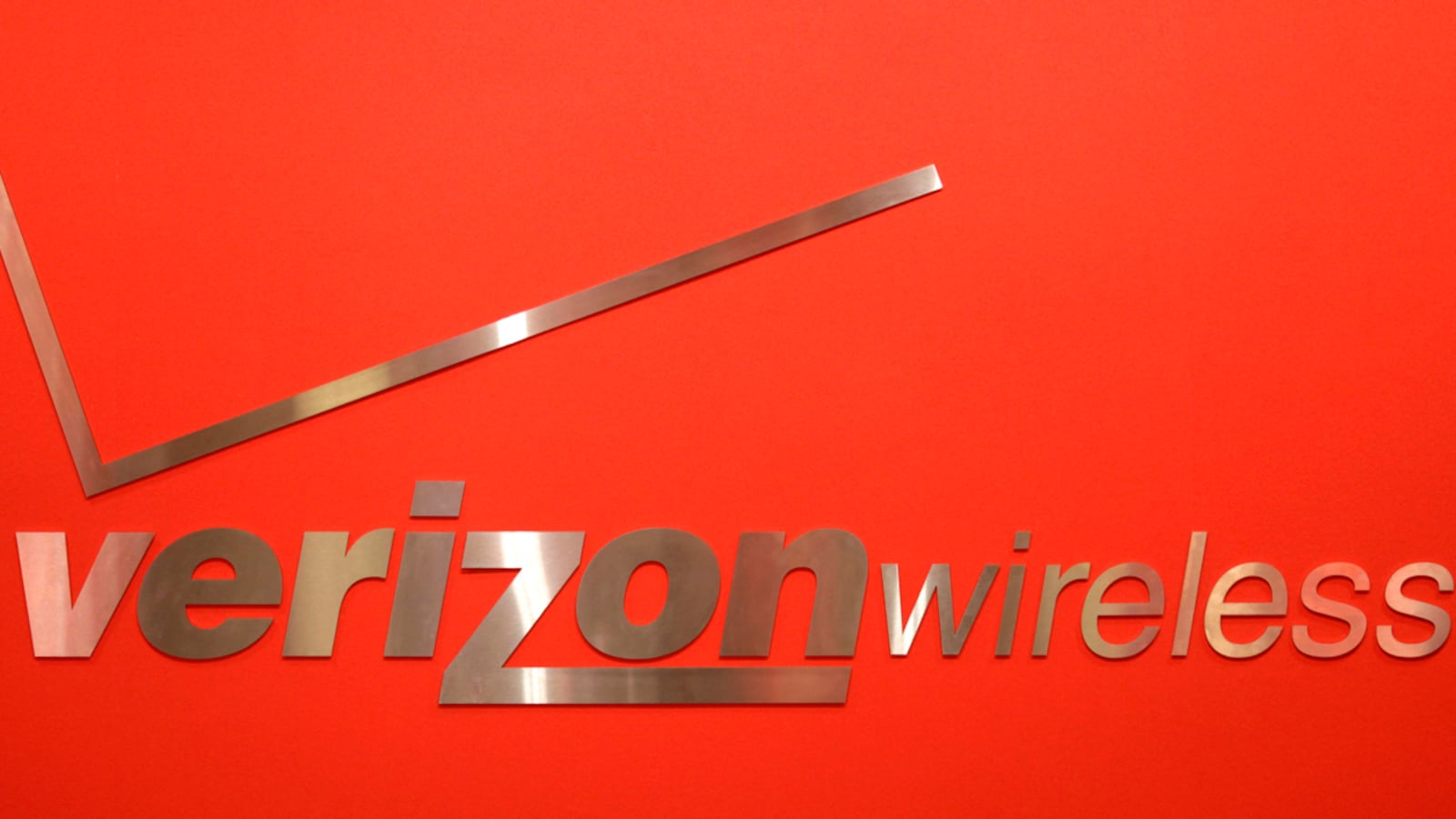 cheats/2011/12/30/verizon-drops-payment-fee-plan/verizon-cheat_qpzdso