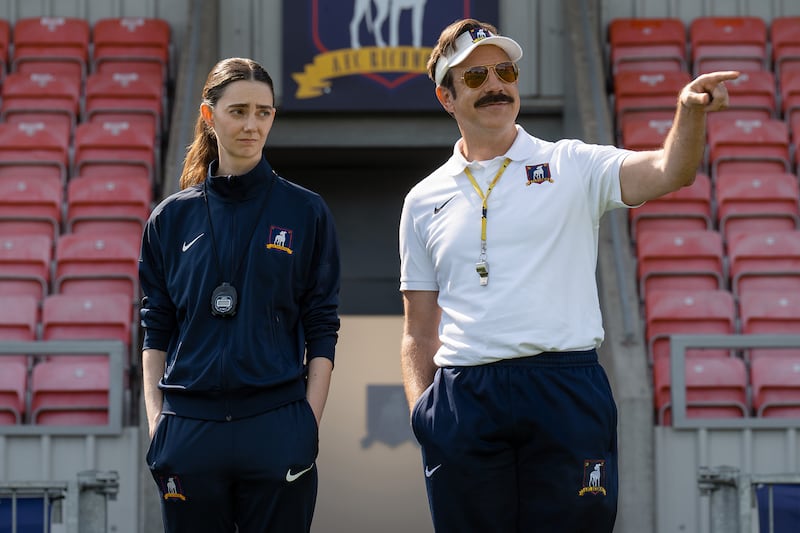 Tanya Reynolds and Jason Sudeikis in Ted Lasso