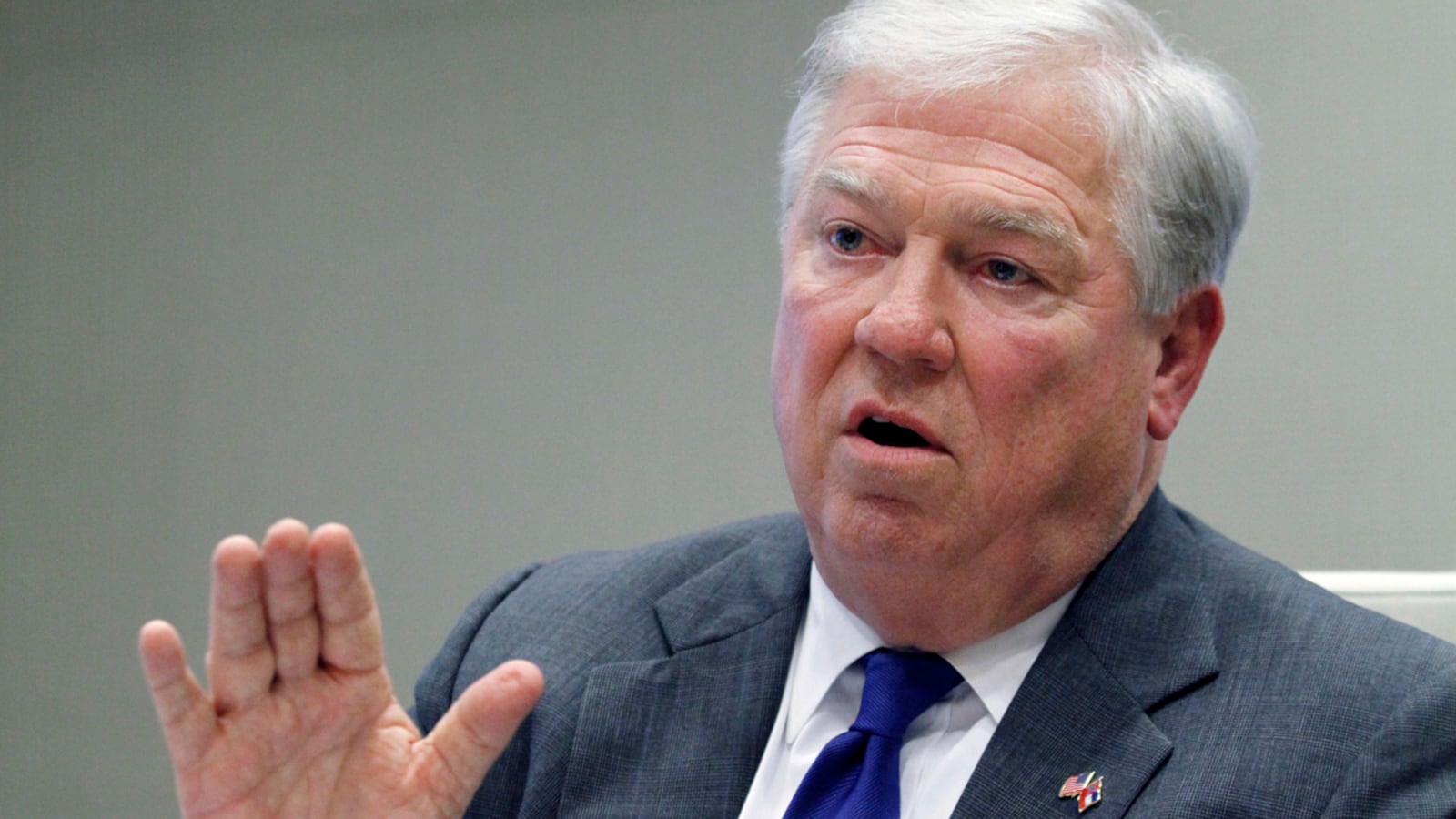 cheats/2012/03/08/ms-court-upholds-barbour-pardons/haley-barbour-pardons-cheat_a02zp4