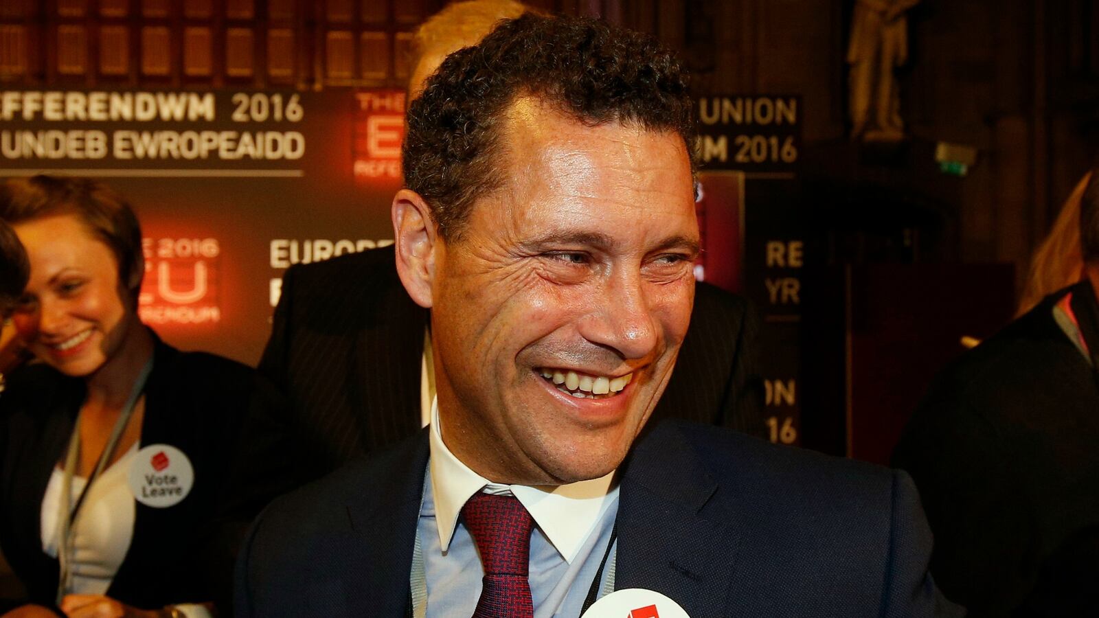 cheats/2016/10/06/u-k-lawmaker-punched-by-colleague/161006-steven-woolfe-punched-cheat_fgtrad