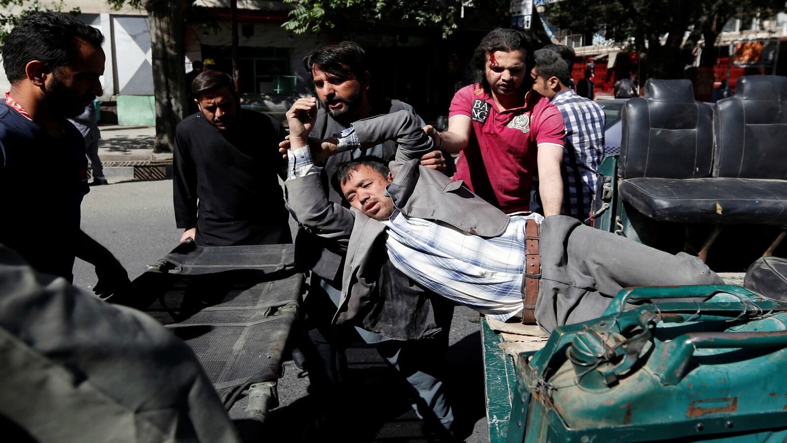 170530-kabul-car-bombing-cheat_xv6j39