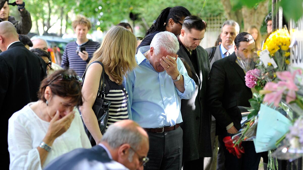 cheats/2011/07/26/winehouse-to-be-cremated-after-service/amy-winehouse-boyfriend-cheat_nhgwkf