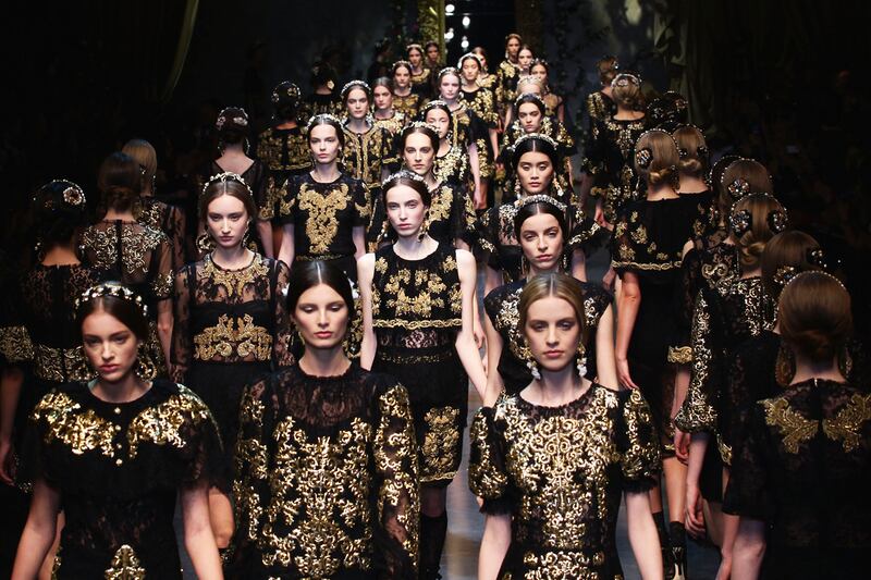 articles/2012/02/27/milan-fashion-week-s-big-finale-versace-and-dolce-gabbana-wow-while-armani-falls-short/milan-fashion-week-wrap-givhan_b9imrg