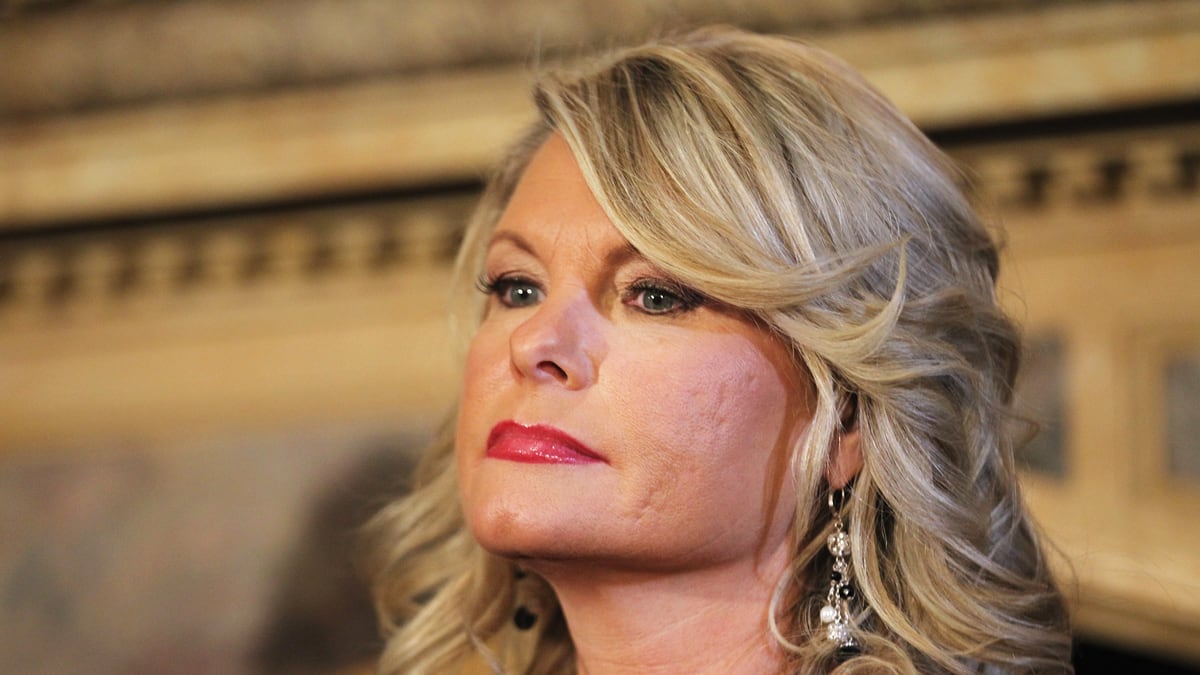 articles/2011/11/07/herman-cain-accuser-presidential-candidate-grabbed-her-in-car/sharon-bialek-cain-accuser_uuyerc