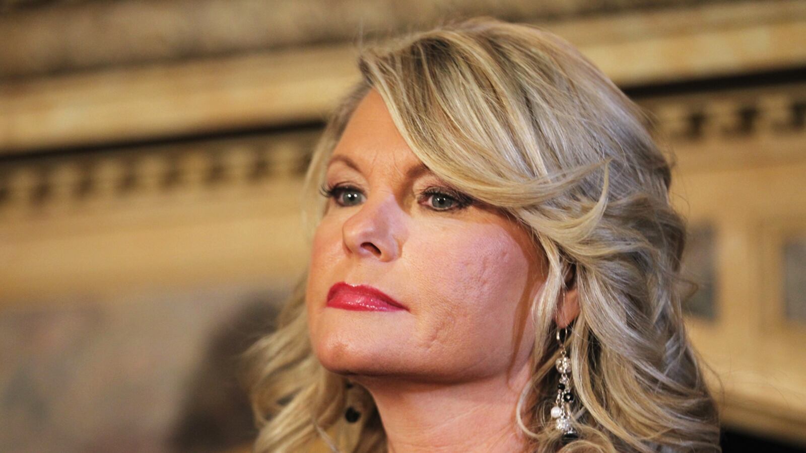 articles/2011/11/07/herman-cain-accuser-presidential-candidate-grabbed-her-in-car/sharon-bialek-cain-accuser_uuyerc