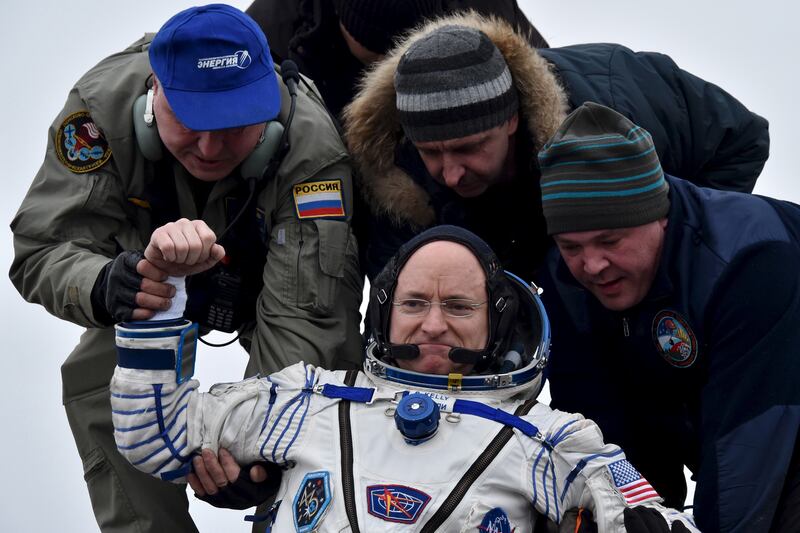 galleries/2016/03/02/three-spacemen-return-to-planet-earth-photos/160302_scott-kelly_01_gswkx0