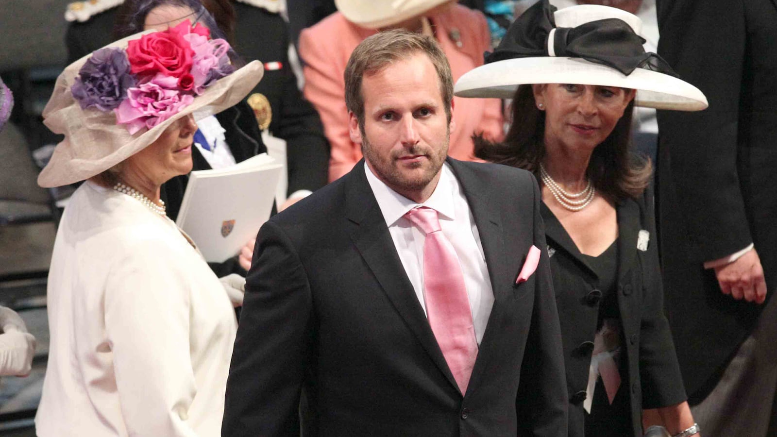 articles/2012/04/19/the-sun-s-royal-editor-and-more-journalists-arrested/jukes-hacking-scandal-operation-elveden_wtiyrt