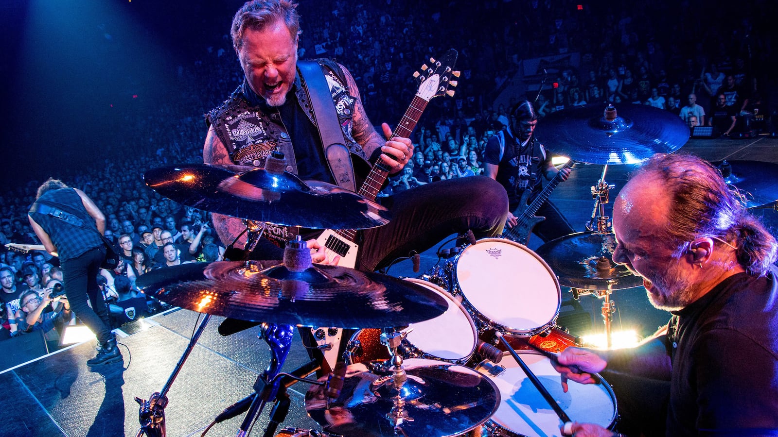 190603-metallica-tease_yl0miy