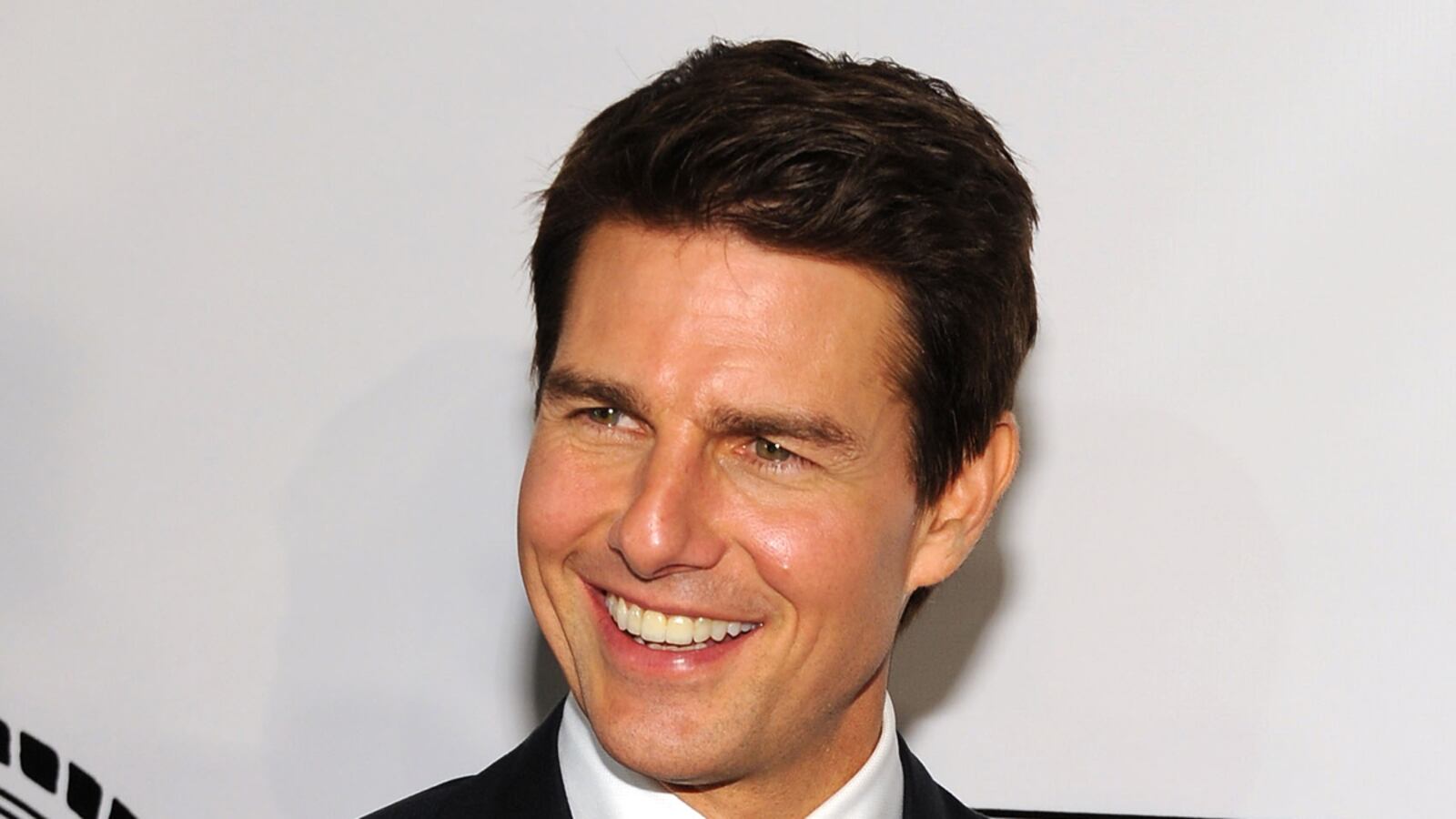 cheats/2013/01/13/book-cruise-wants-to-vanquish-aliens/man-tasered-tom-cruise-home-cheat_qtfgwv