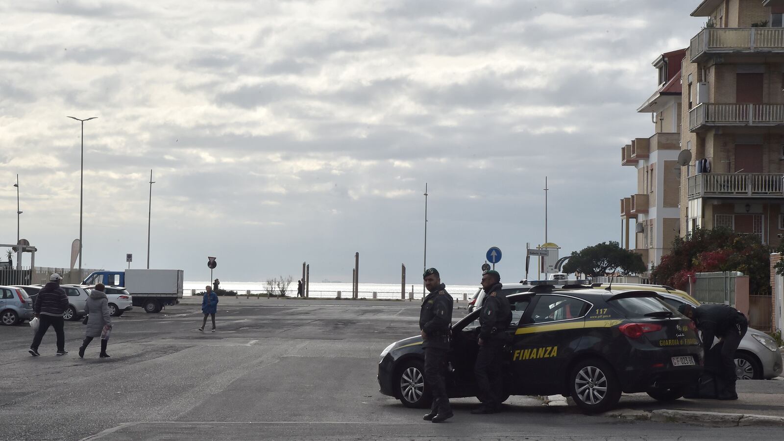 171128-barbie-beach-tease_olgb0i