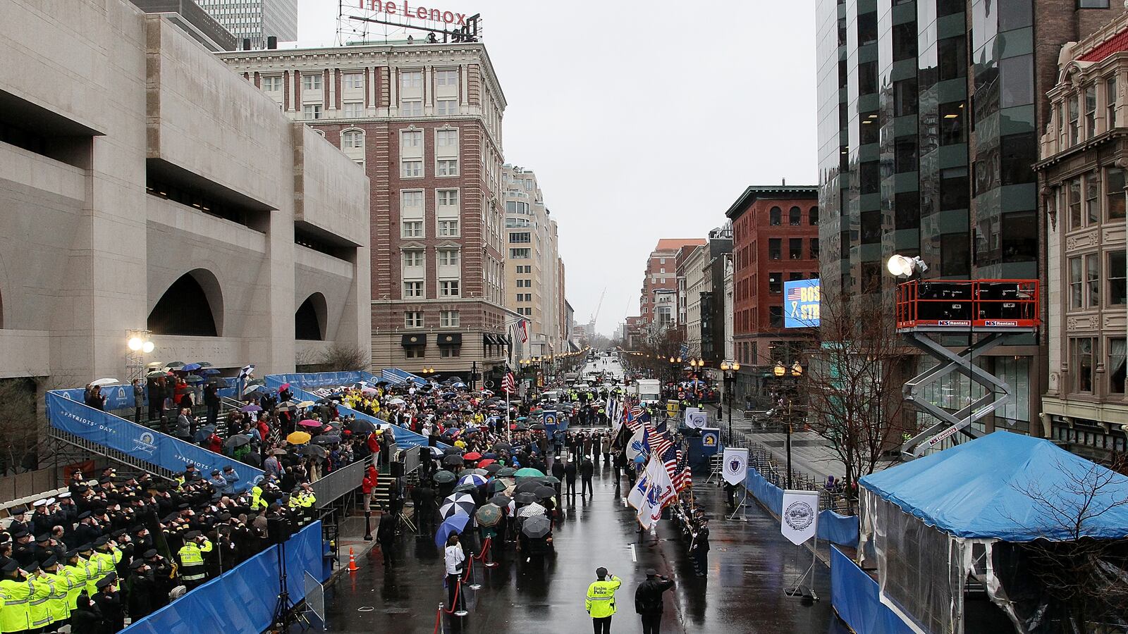 cheats/2014/04/15/man-arrested-at-boston-marathon/140415-boston-marathon-cheat_jwctmb
