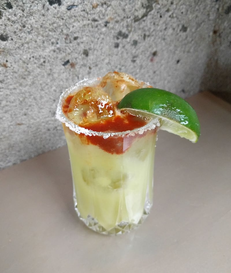 articles/2016/07/22/three-drinks-in-portland-oregon/160721-horn-portland-drinks4-embed_i2slm0