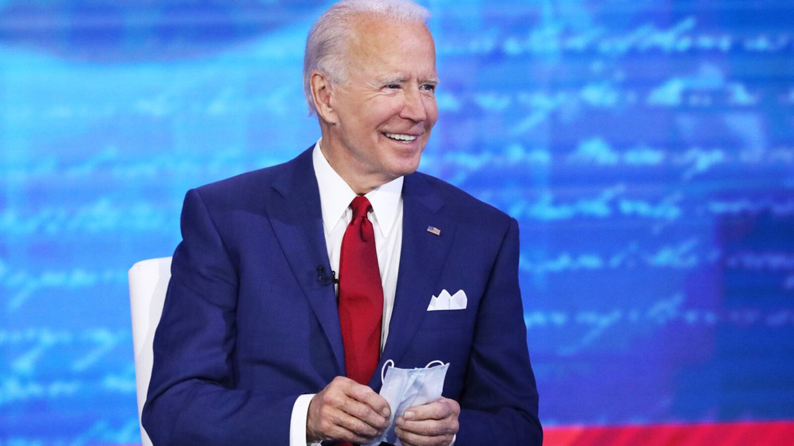 LewisTownHalls_abxpuh