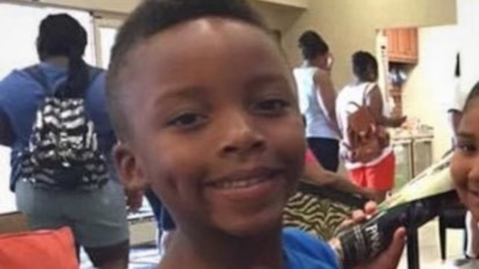 FEMzBKKXsAUMKZz_bsidgj