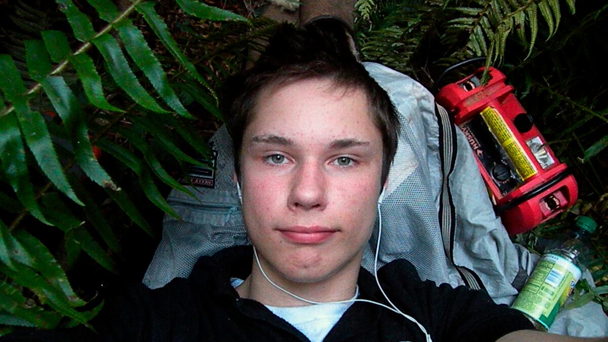 cheats/2011/08/11/barefoot-bandit-gets-movie-deal/barefoot-bandit-confesses-cheat_mrre9z