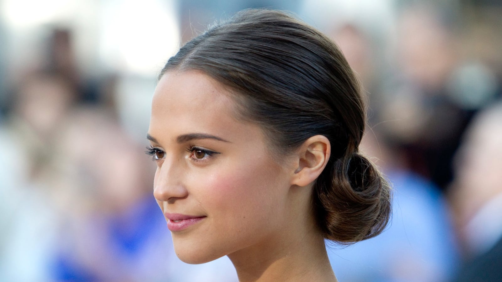 articles/2015/06/03/alicia-vikander-hollywood-s-most-wanted/150602-stern-vikander-tease_bgi7ud