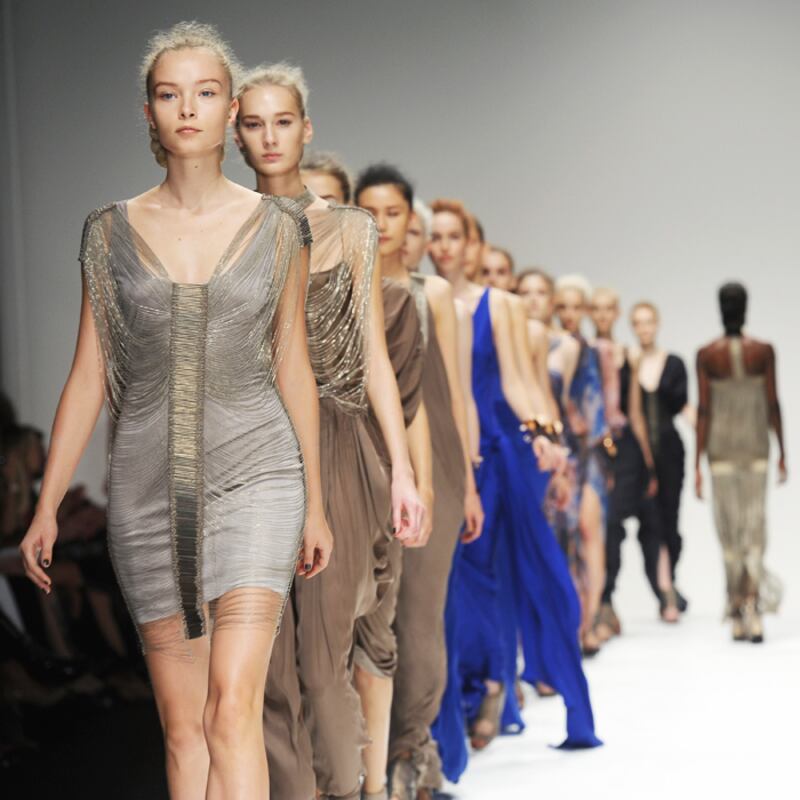 galleries/2010/09/21/london-fashion-week-day-5/london-wray-day-3---wakeley_bsdtg4