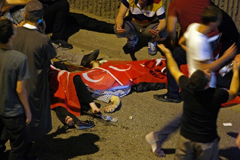 galleries/2016/07/15/turkey-under-martial-law/160715-turkey-coup-photo-11_p7cocd